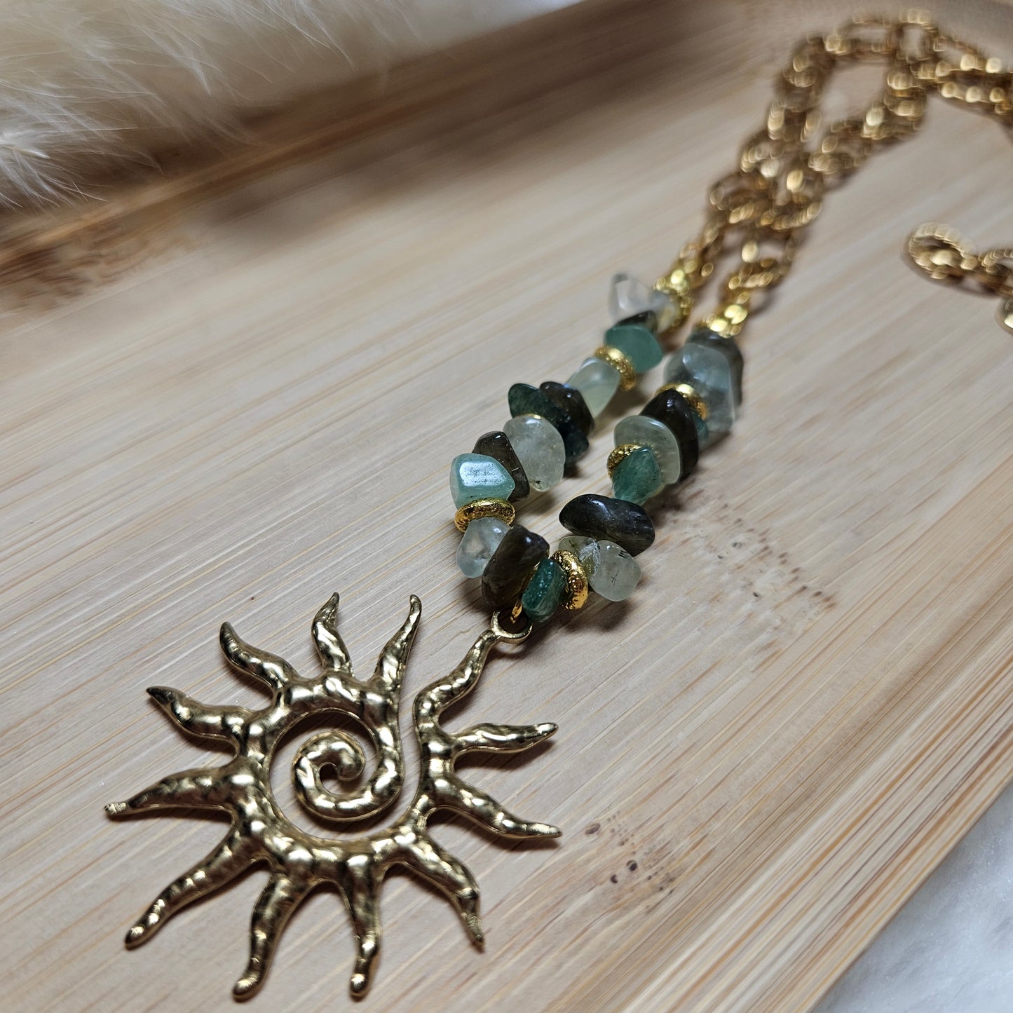 Collier vert/soleil
