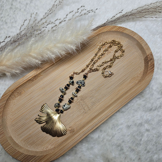 Collier noir/blanc/feuille