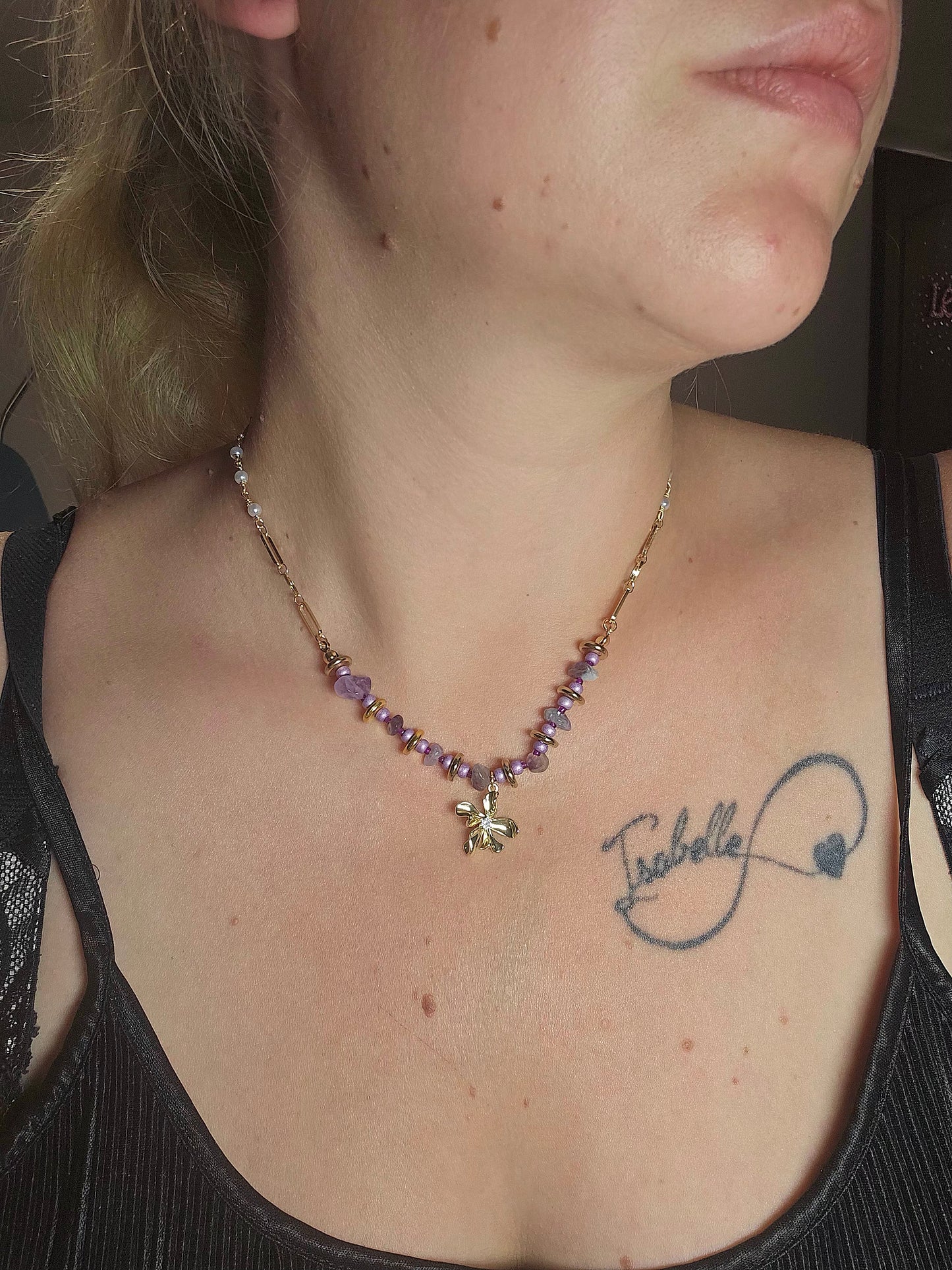 Collier violet/fleur