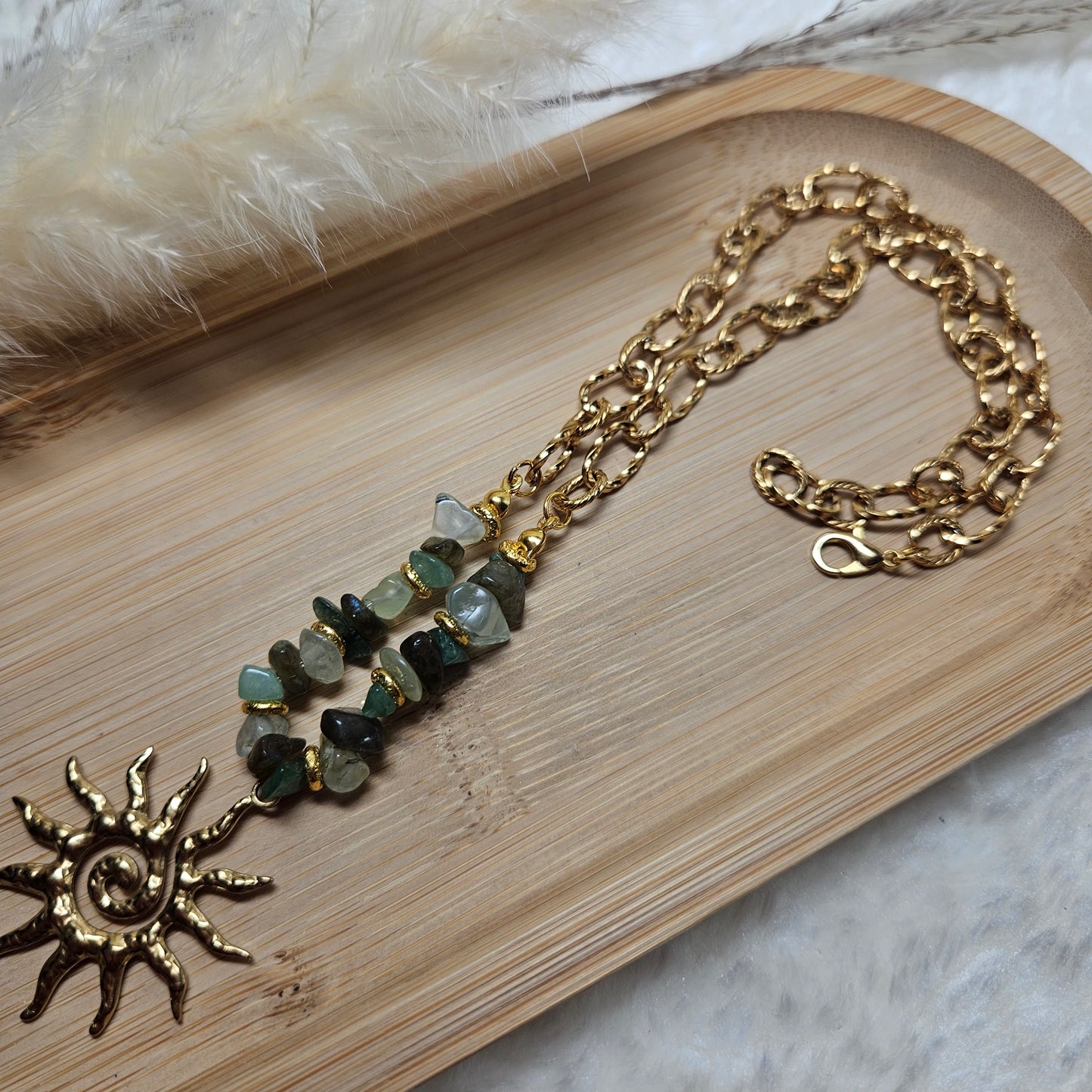 Collier vert/soleil